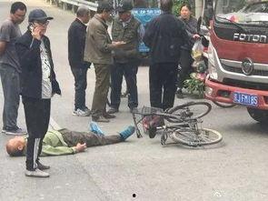 骑车带小孩出车祸视频最近吃瓜,一场意外引发的全民热议