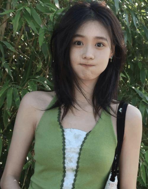 成都市吃瓜美女事件视频,网络热议背后的真相揭秘