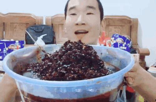 老干妈吃瓜搞笑视频,太接地气了！