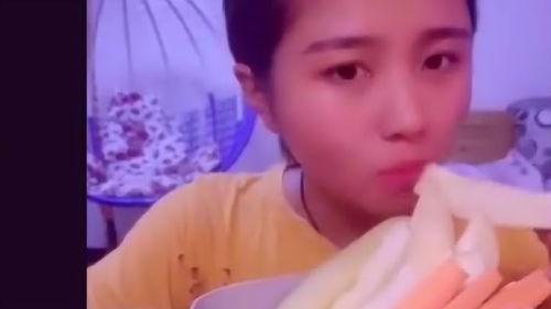 吃瓜咀嚼的配音视频,配音视频带你体验独特听觉盛宴