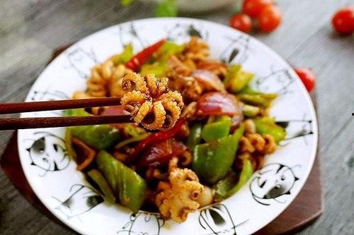 韩国吃瓜吃八爪鱼视频,韩国吃瓜达人挑战极限美食