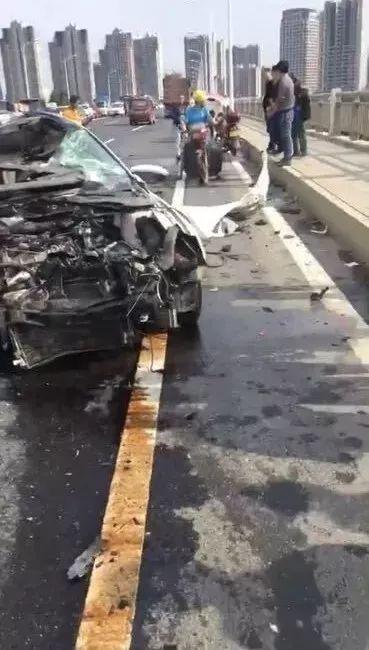 东平车祸现场视频吃瓜,目击者还原事发瞬间